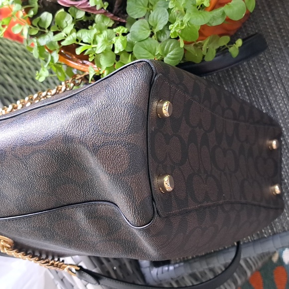 COACH Marlie C1565 Leather Shoulder Bag w Gold Chains Excellent Condition - Picture 6 of 11